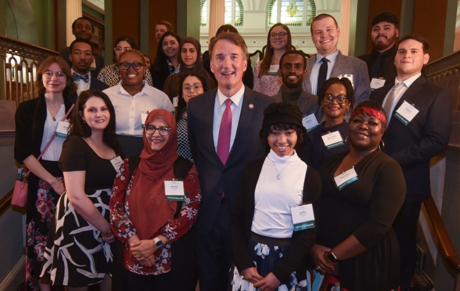Image of Governor Youngkin surrounded by students