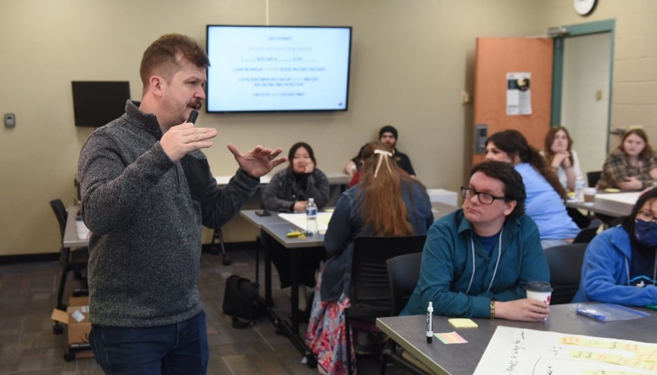Image of VCU's Blackwell in class